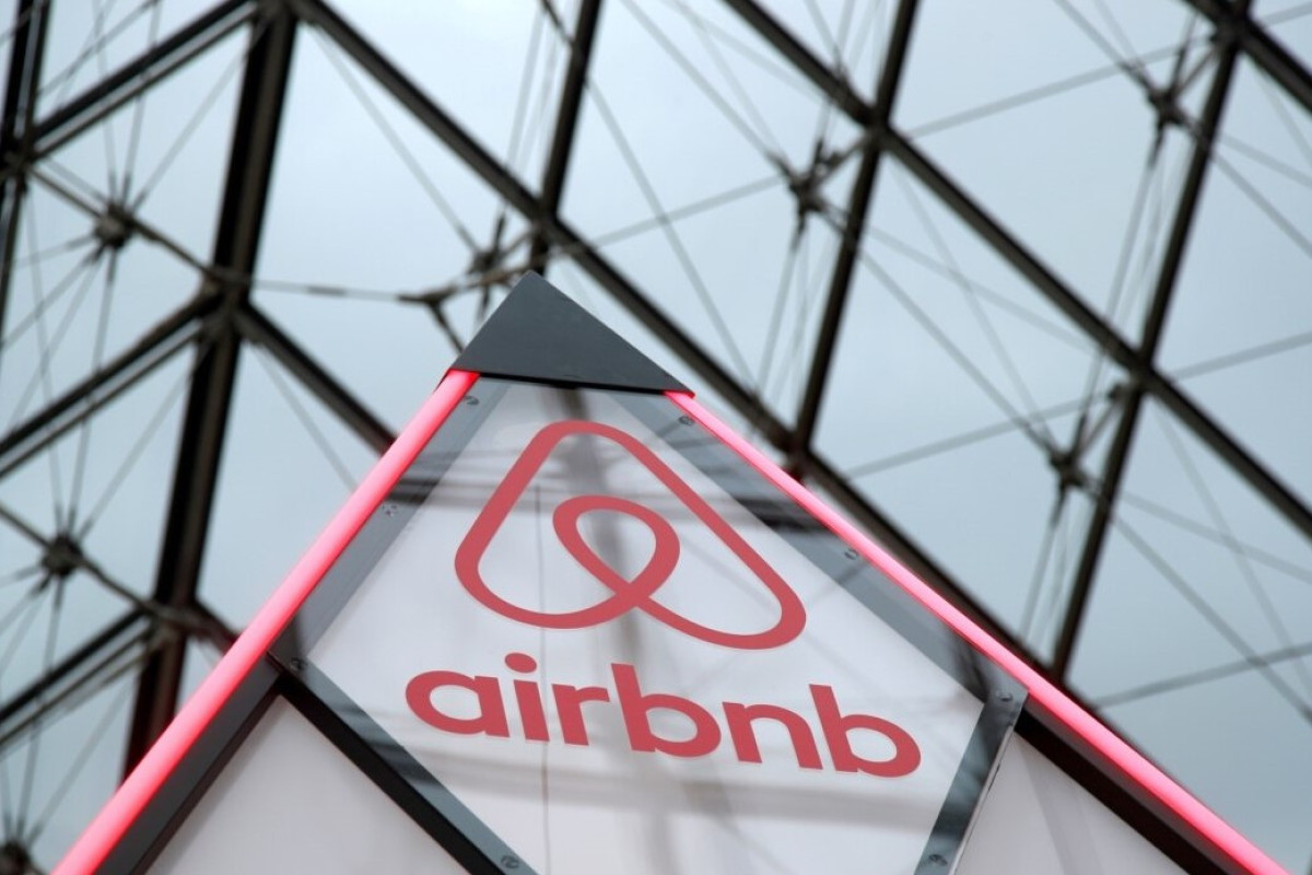 Airbnb will arrange accommodation for up to 100,000 refugees from Ukraine, CEO says