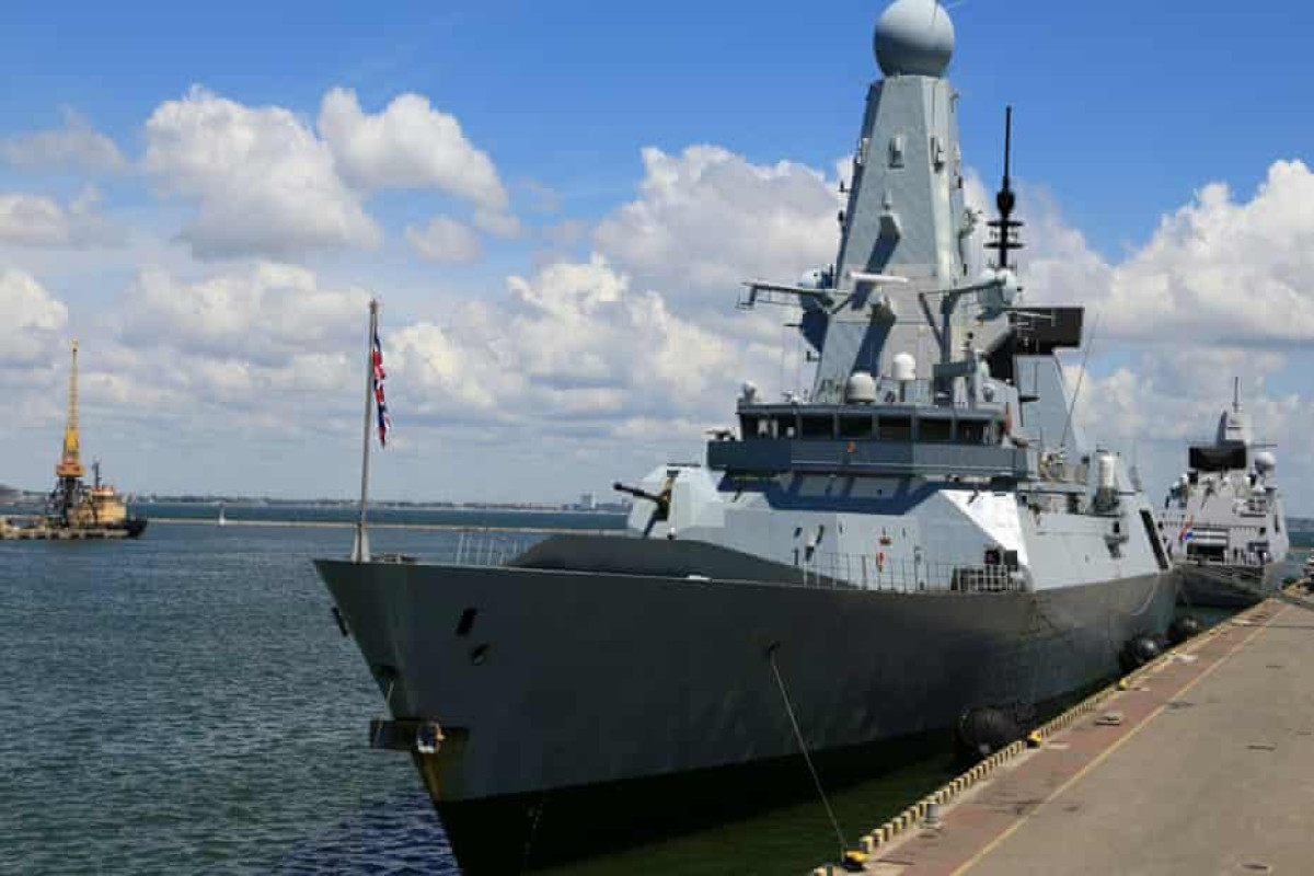 UK will ban all Russian vessels from its ports