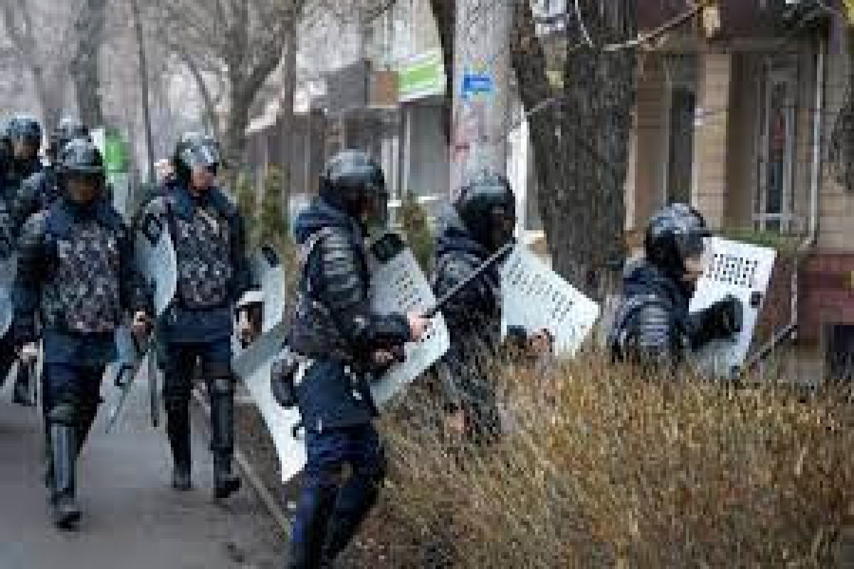 Ten Kazakh emergencies ministry officers hurt in riots - TV