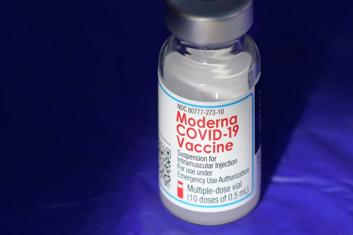 CDC shortens wait time to receive booster shot for Moderna recipients