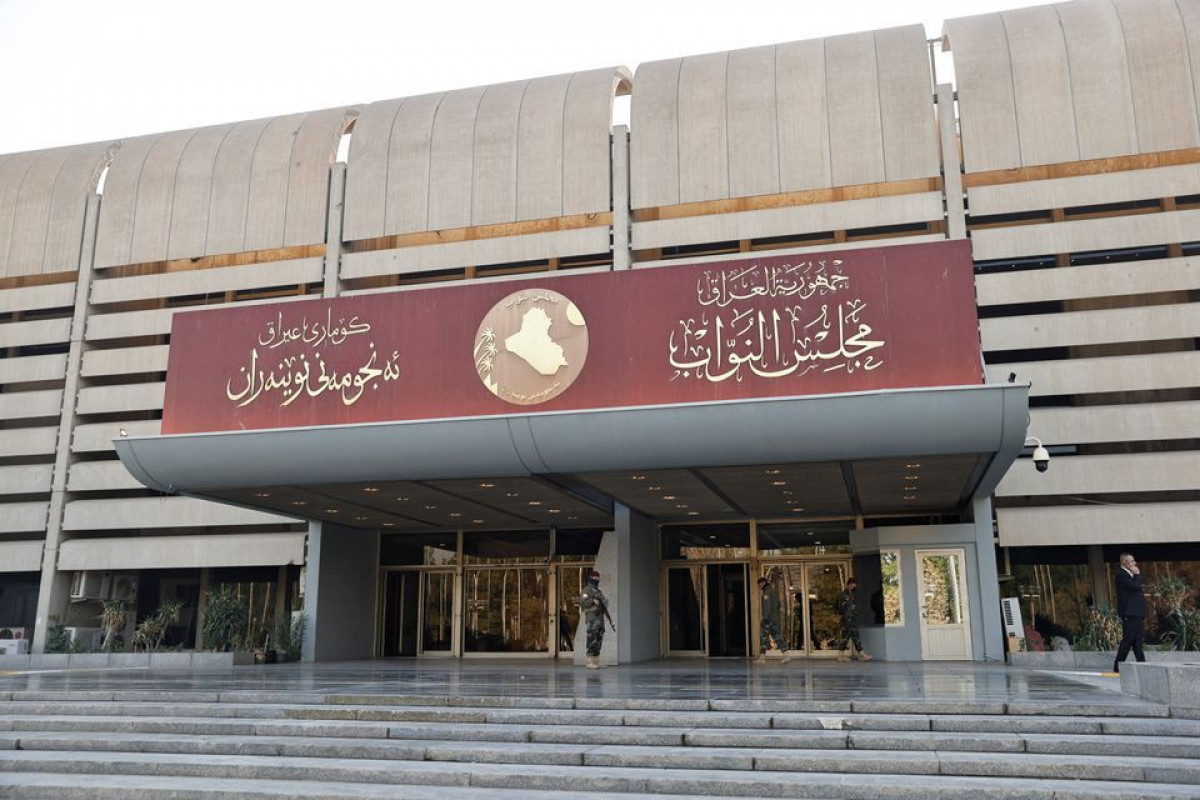 Iraqi parliament holds first session, elects speaker