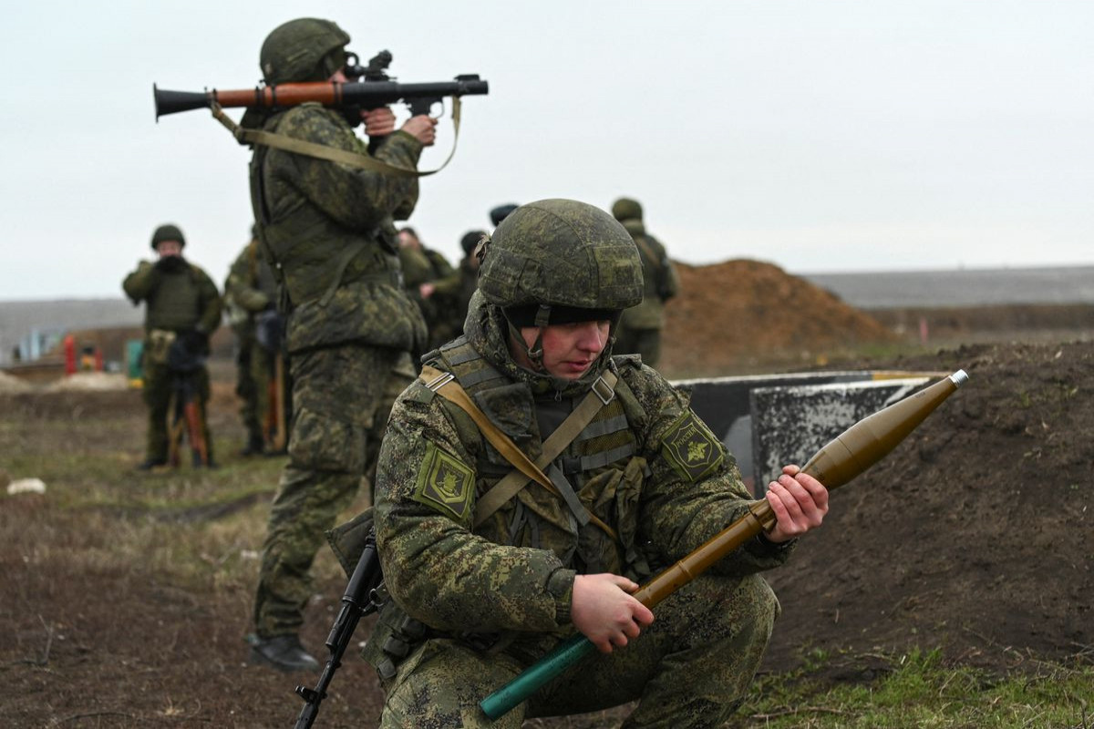 U.S. Senate Democrats unveil Russia sanctions bill to bolster Ukraine