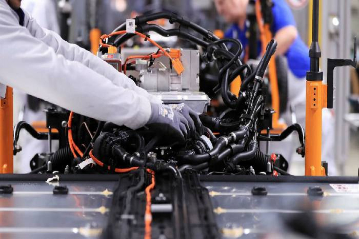 German economy shrinks in fourth quarter as supply snarl-ups take toll