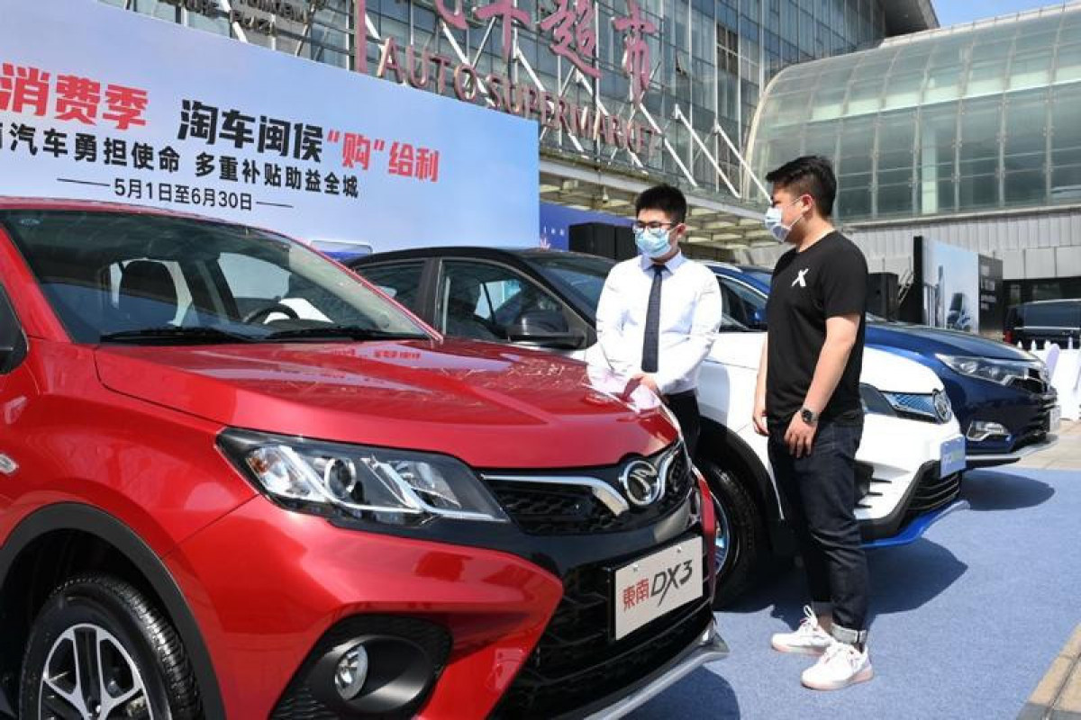 China's auto sales to grow 5 pct in 2022