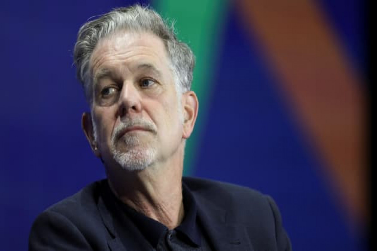 Netflix plummets 20%, on pace for its worst day since Oct. 2014