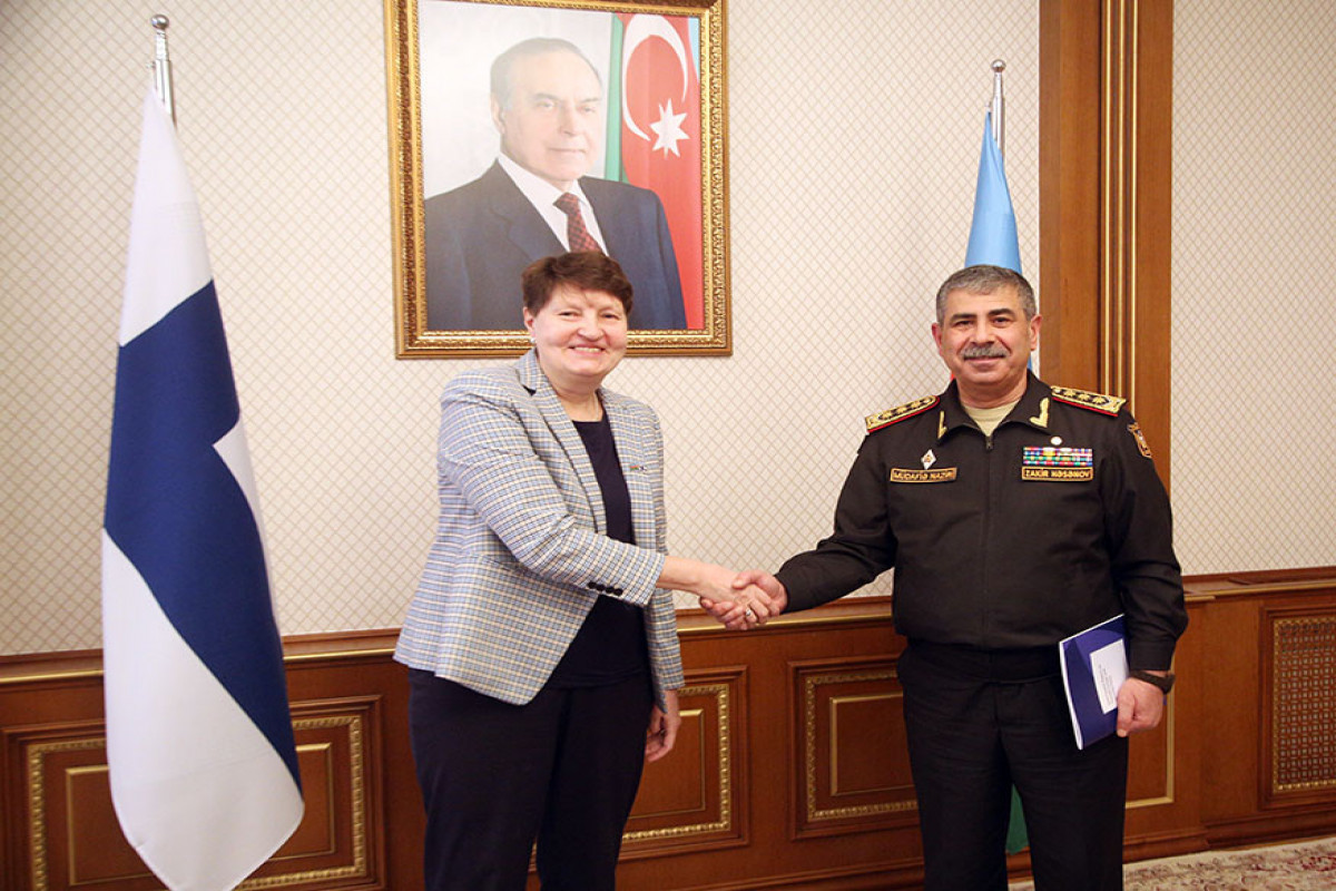 Azerbaijan's Defense Minister meets with delegation of Finnish Foreign Ministry