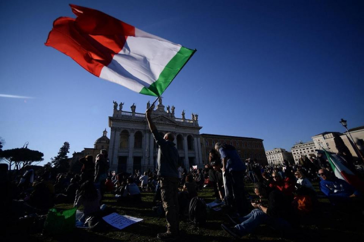 Italy says Omicron has peaked