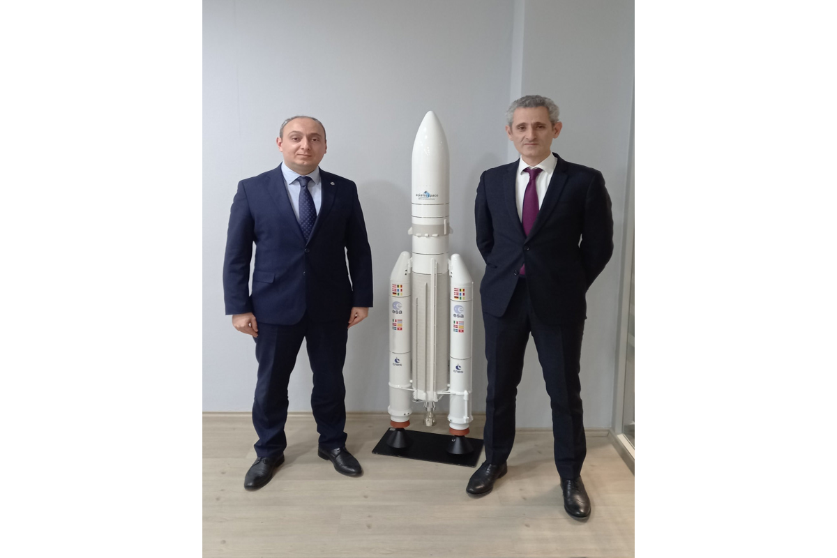 Samaddin Asadov, Zacharie Gross