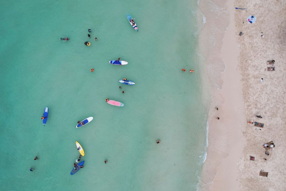 Philippines to reopen to vaccinated tourists