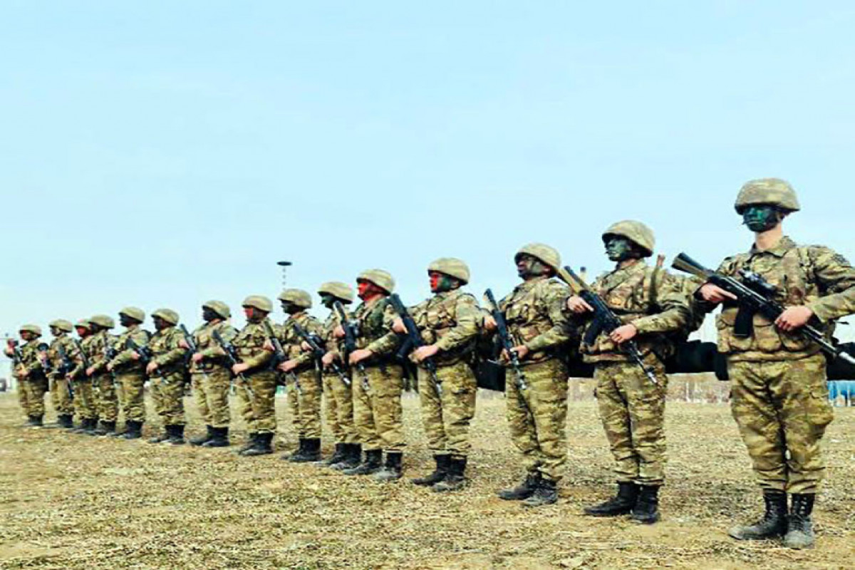 Special attention is paid to commandos' training
