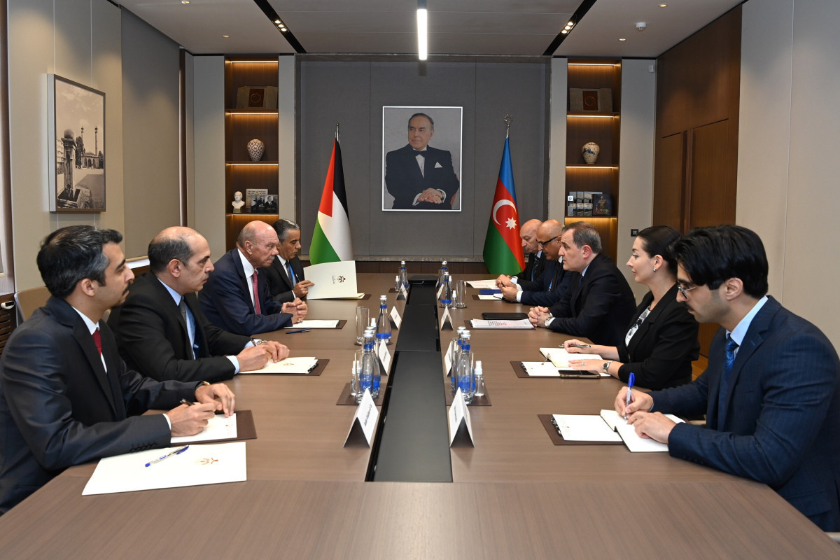 Azerbaijani FM meets with Chairman of the Senate of Jordan