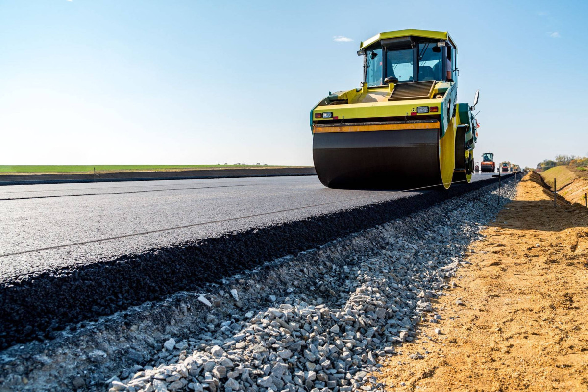1.4 million manats  allocated for construction of roads in Absheron region