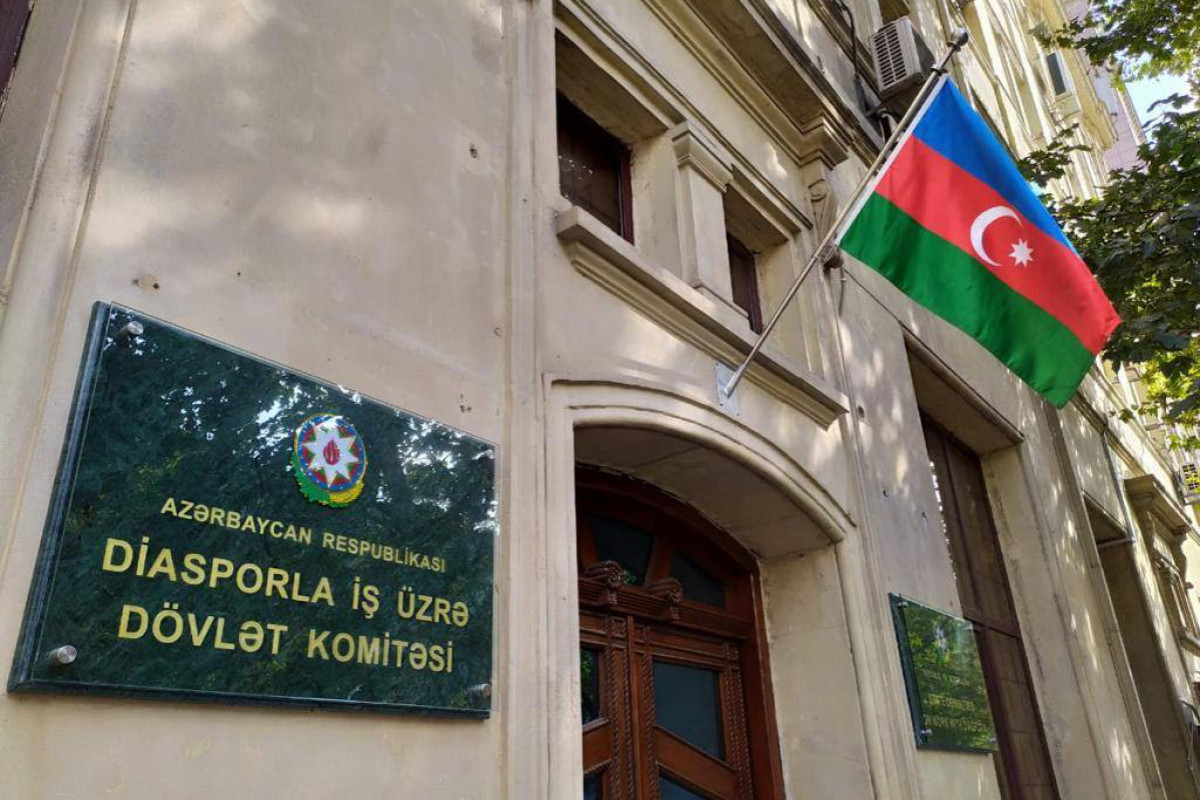 Azerbaijani President awards employees of State Committee on Work with Diaspora