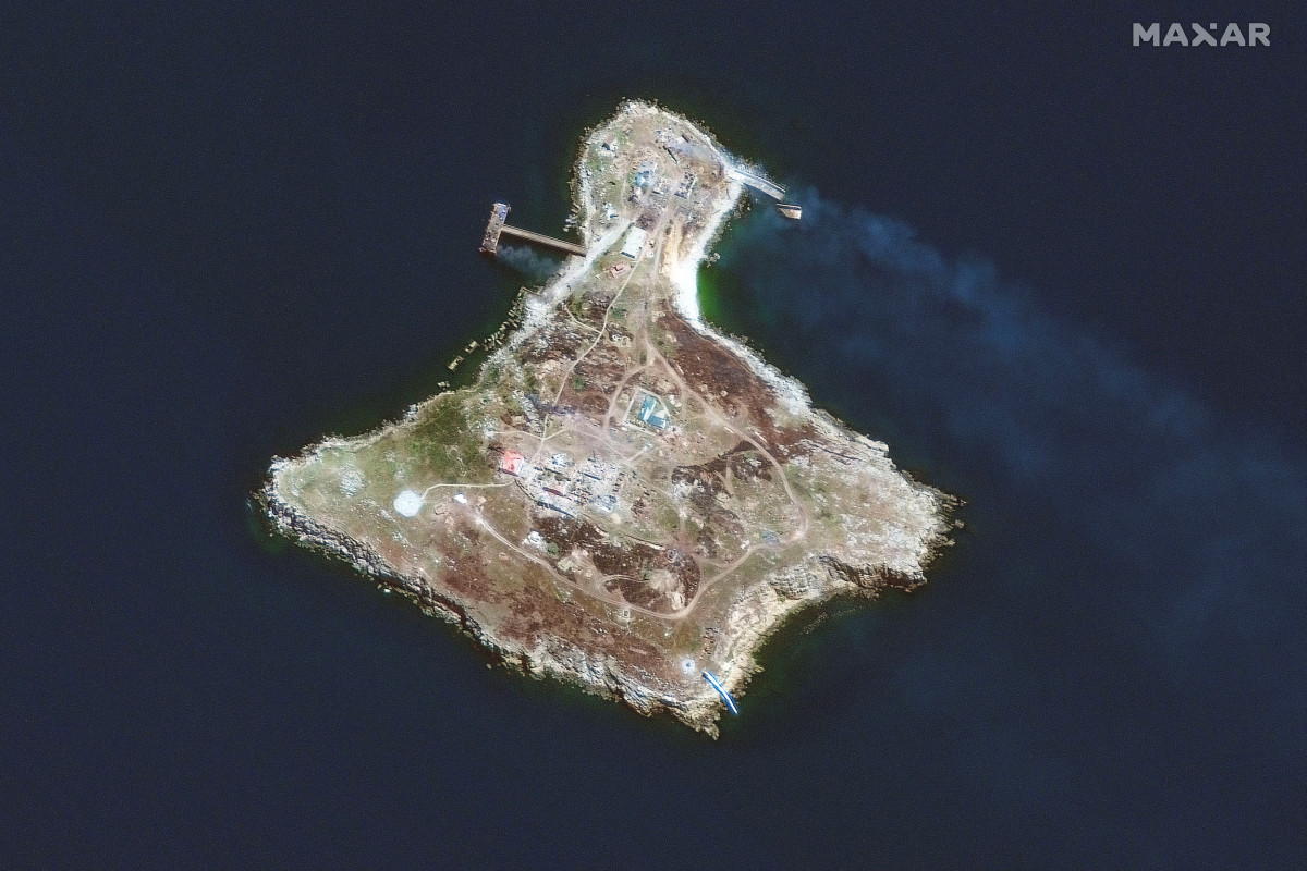 Ukraine says it has dropped its flag onto Snake Island, but flag not yet raised