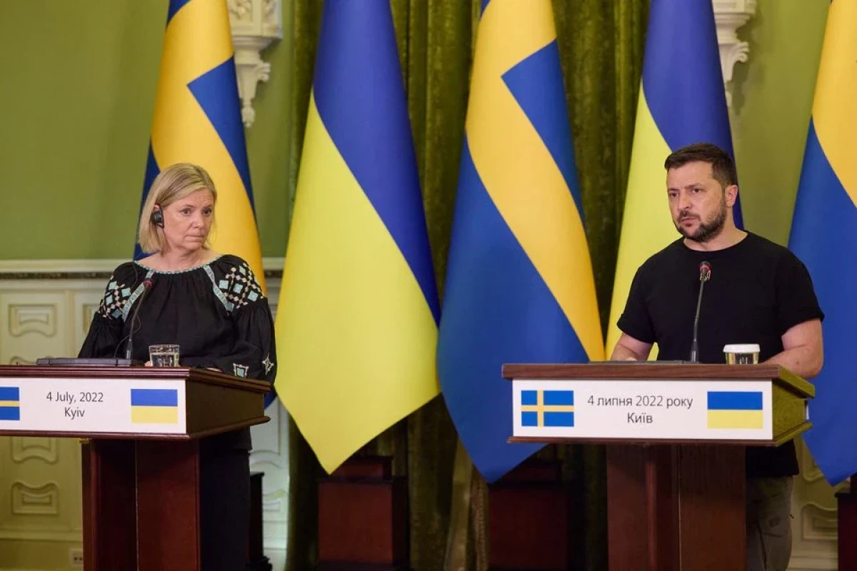 Ukraine's President Volodymyr Zelenskiy and Swedish Prime Minister Magdalena Andersson