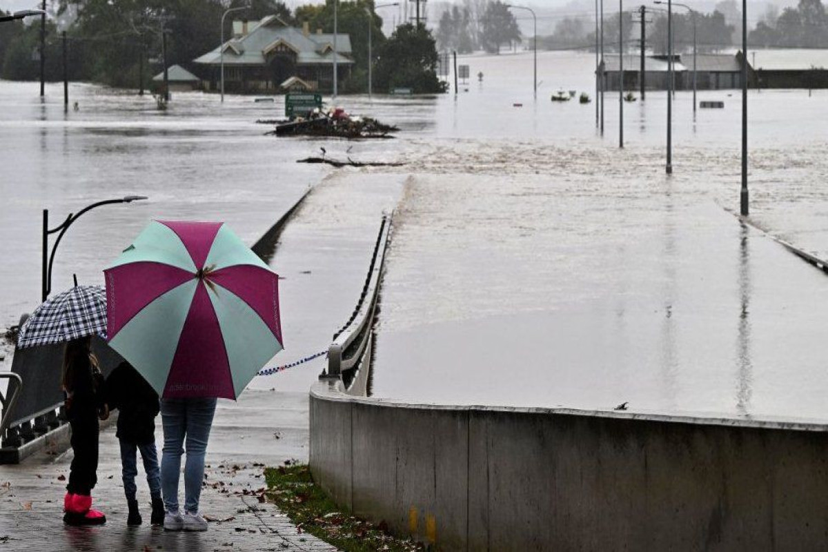 Australia floods put 50,000 on evacuation alert