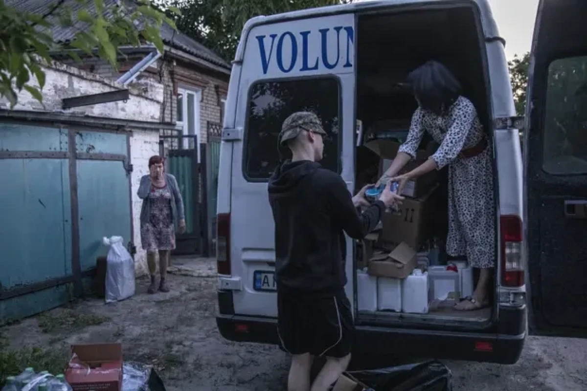 Donetsk governor urges 350,000 to evacuate