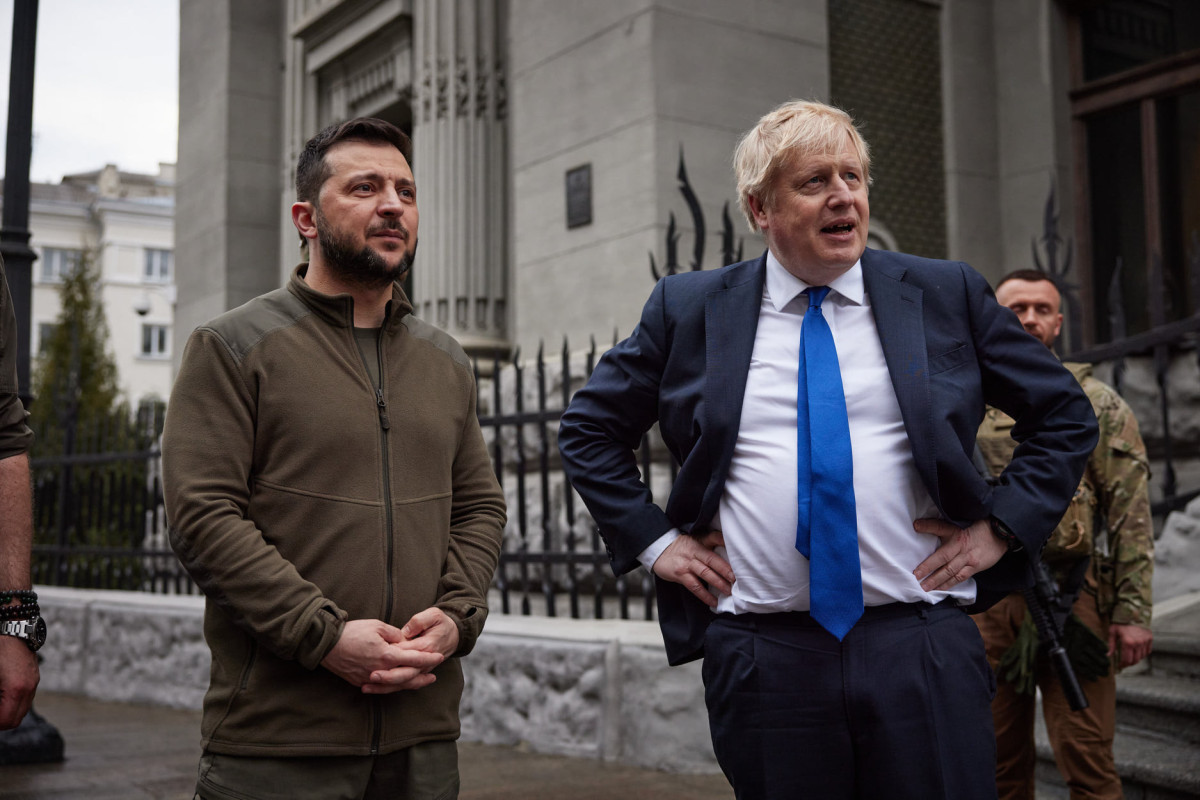 Volodymyr Zelenskyy and Boris Johnson