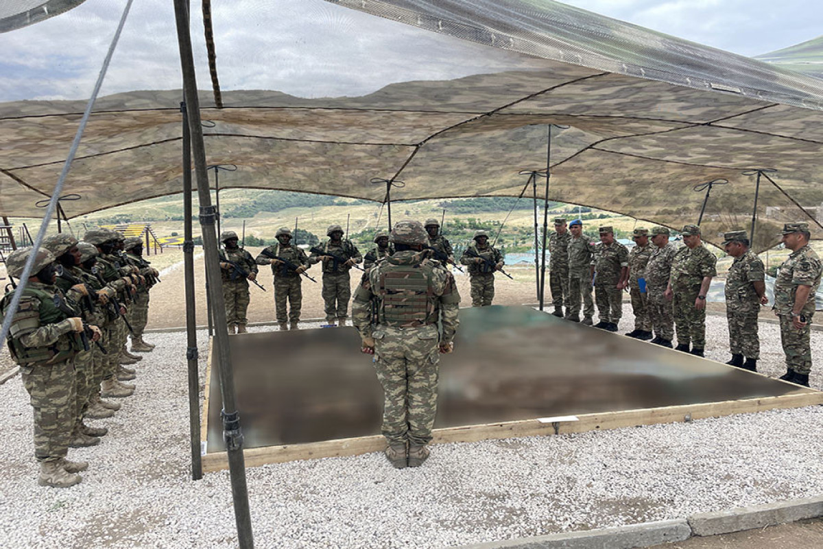 Azerbaijan's Defense Minister watched training of commandos in Khojavand