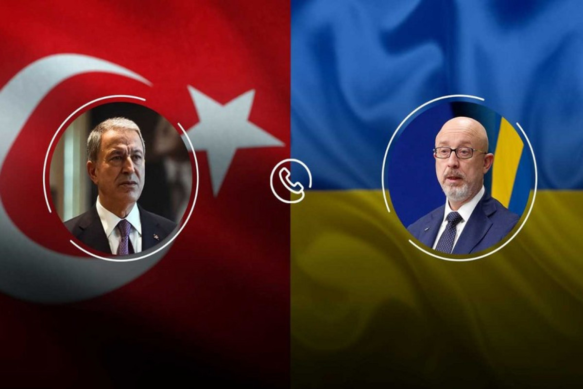 Defense Minister of Türkiye Hulusi Akar and Defense Minister  of Ukraine Oleksii Reznikov