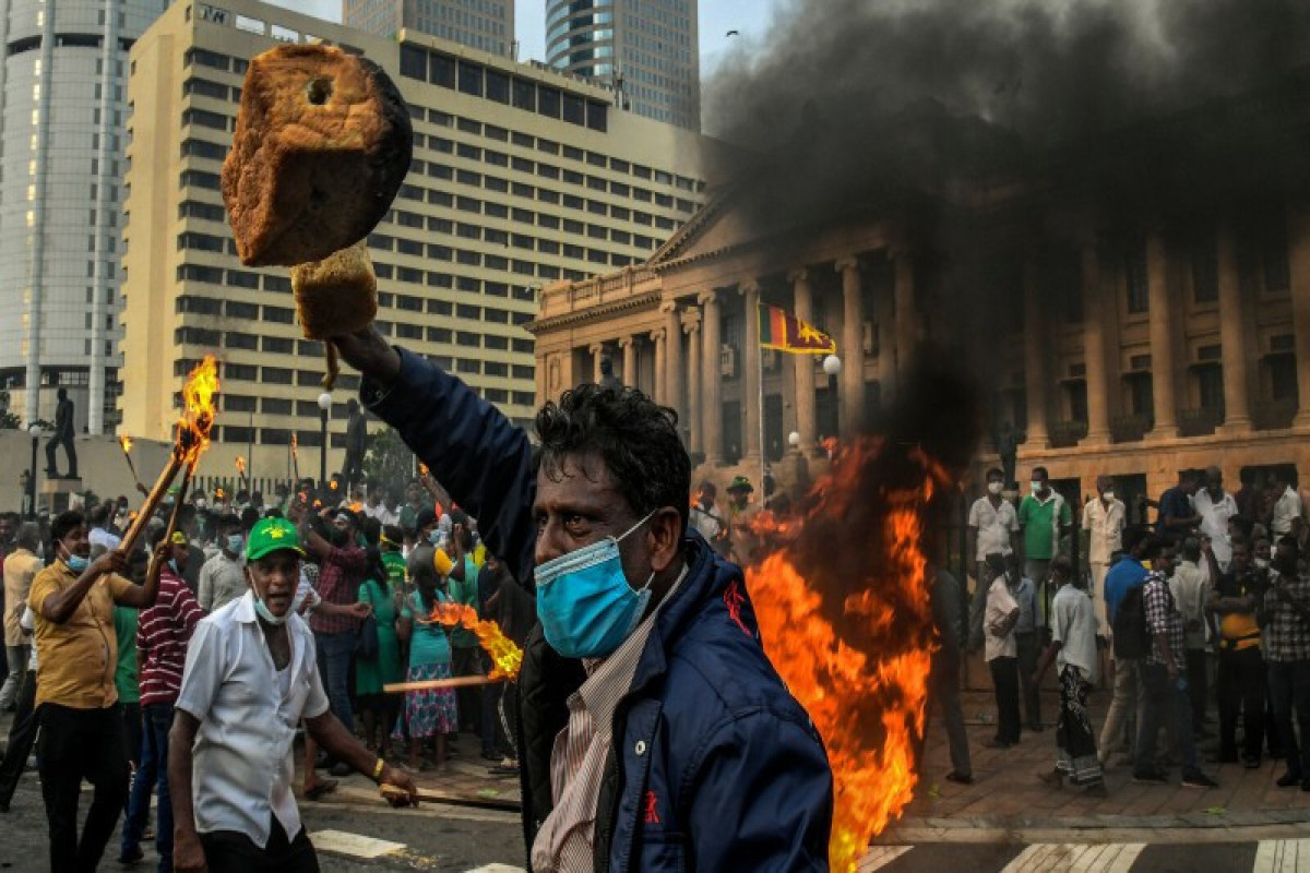Sri Lanka protesters break into President's House as thousands rally
