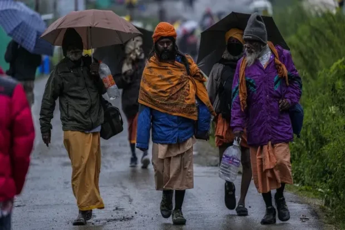 At least 16 killed as flash floods hit Hindu pilgrimage in Kashmir