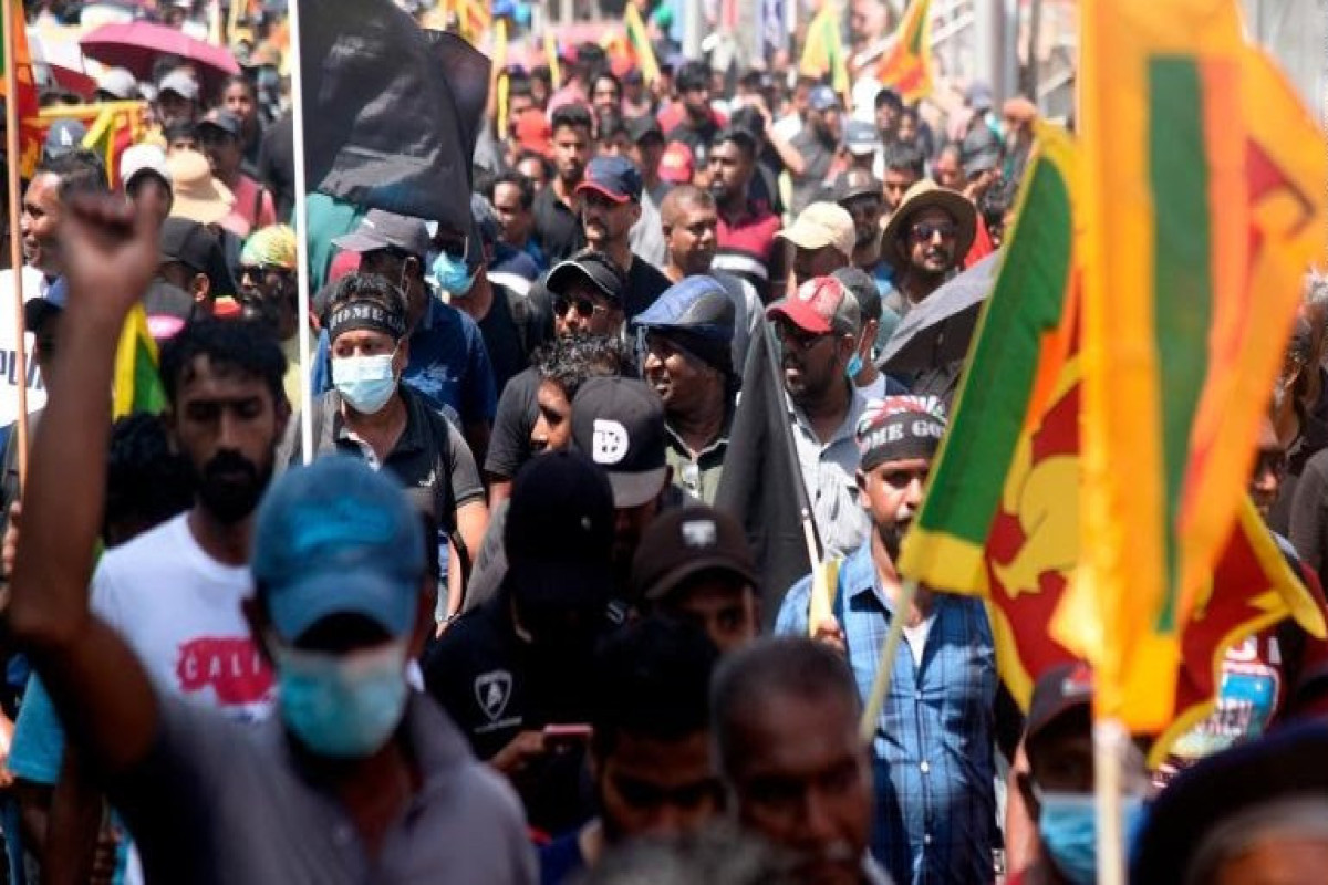 Sri Lankan prime minister's home set on fire