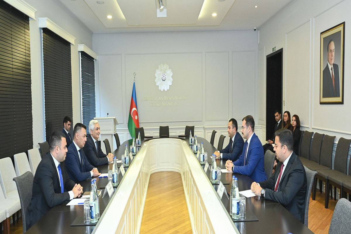1000 computers donated to educational institutions in liberated areas
