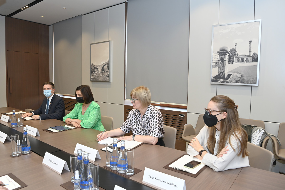 Azerbaijani FM meets with Vice President of German Bundestag