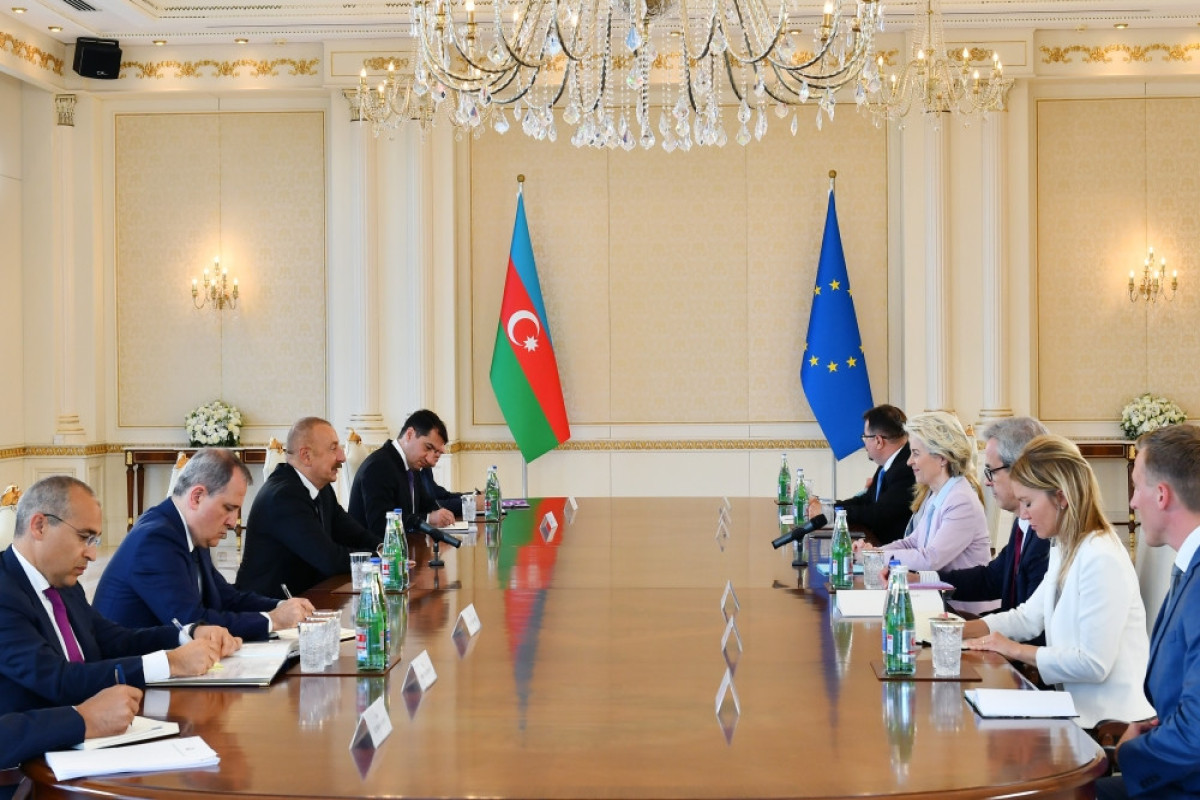 Azerbaijani President, President of European Commission hold expanded meeting