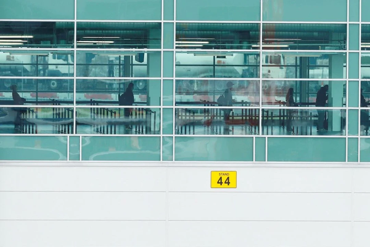 UK's Luton airport suspends flights due to runway defect