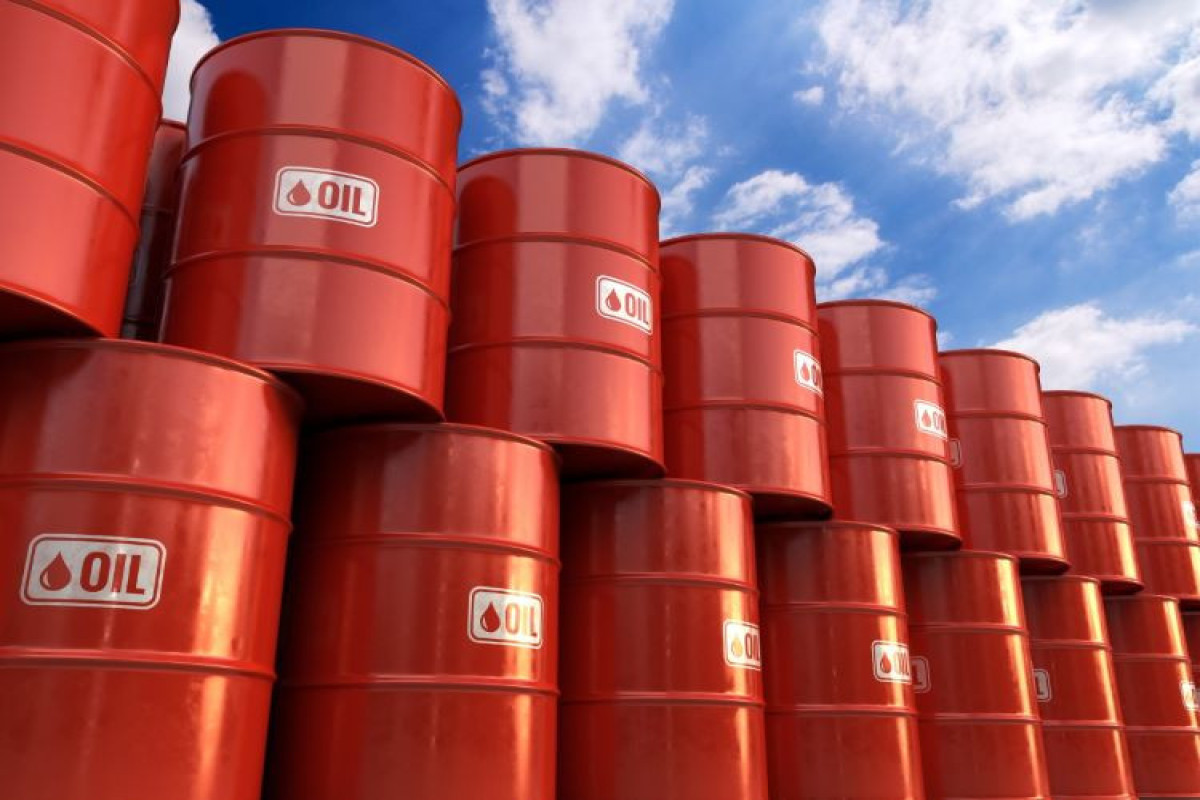 Azerbaijani oil price slightly increases