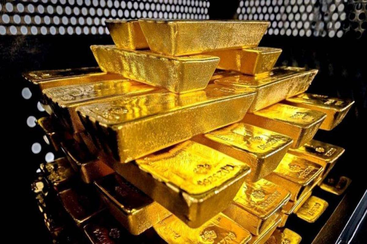 EU bans gold import from Russia