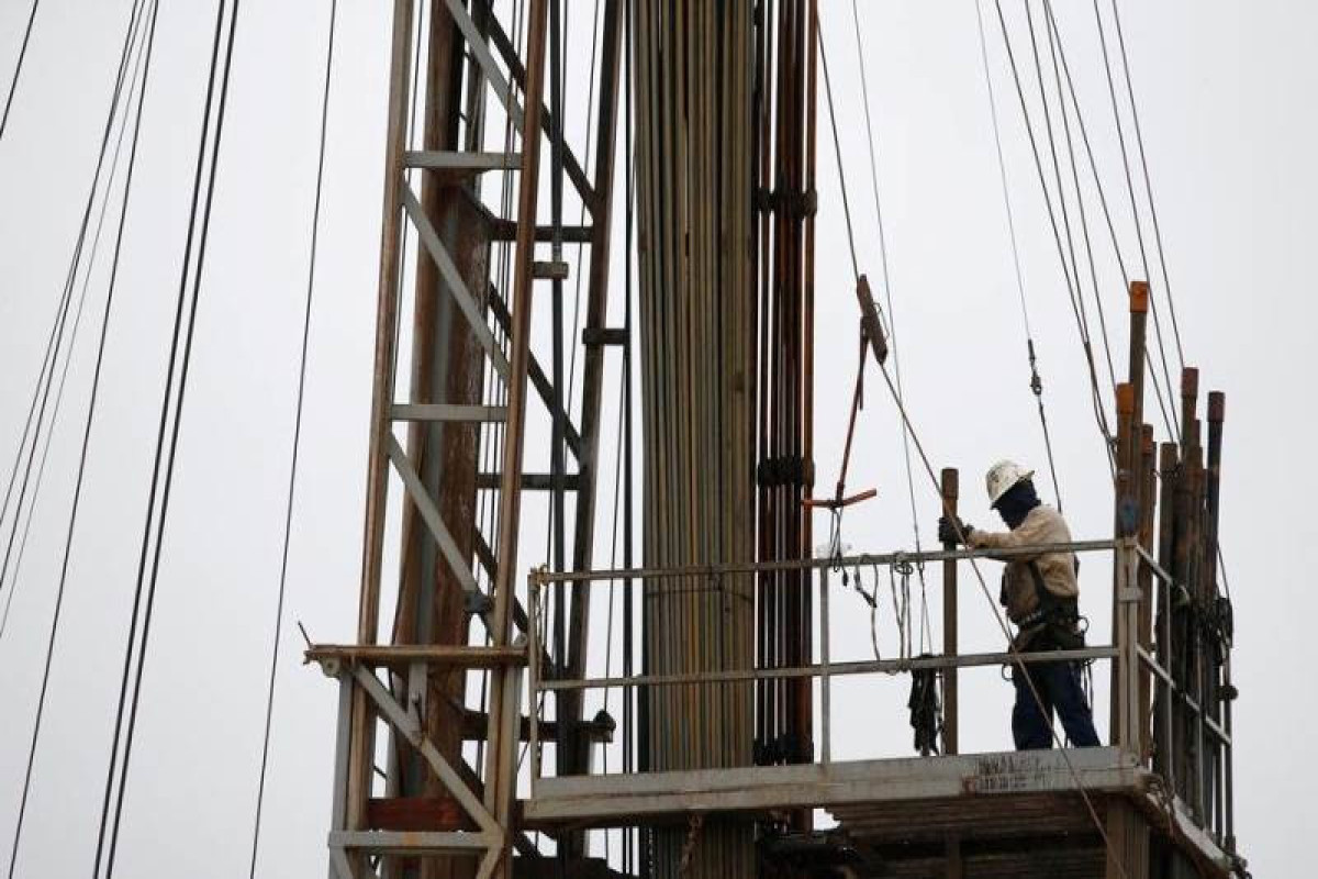 Oil prices rise, up over 1% on supply woes