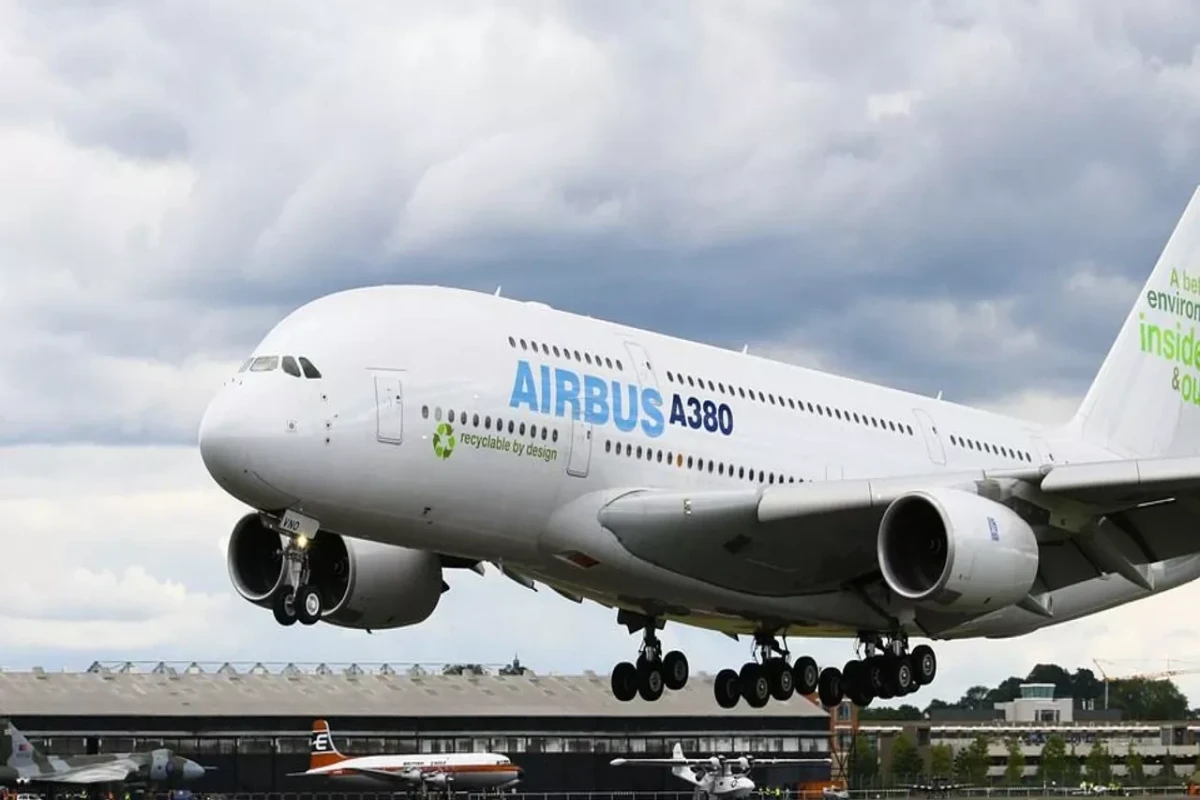 Airbus A320 crash-lands in Colombia after engine failure
