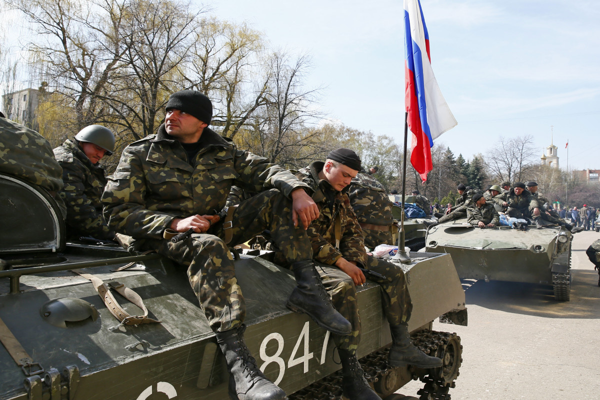 Ukraine jails two Russian soldiers for 11-1/2 years for shelling civilians