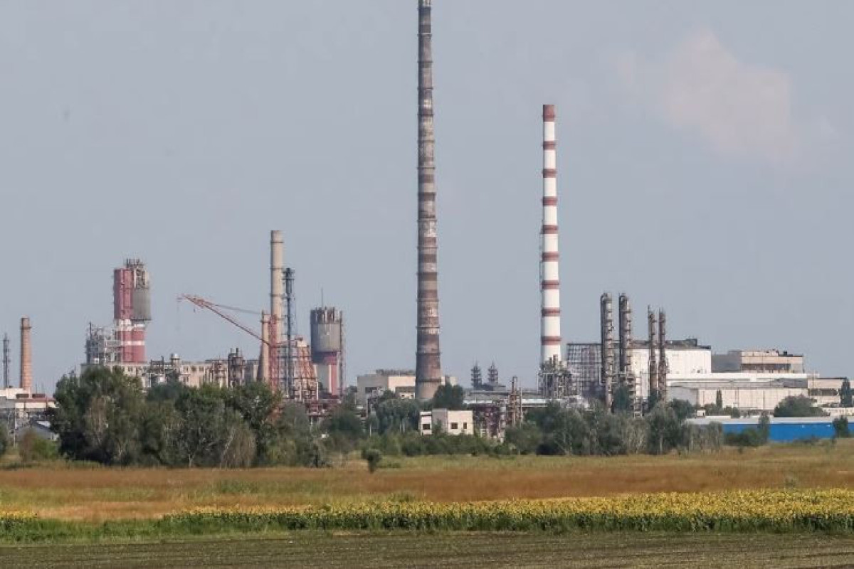 Hundreds of people hiding in bomb shelters under chemical plant in Severodonetsk