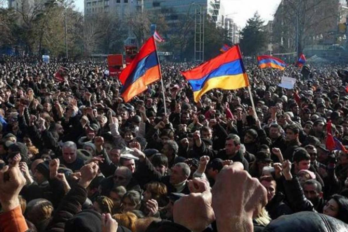 Armenian opposition again holds rally in the center of Yerevan