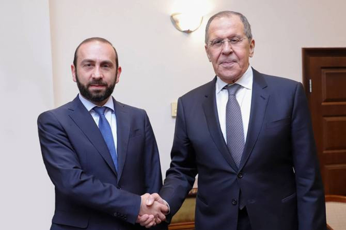 Ararat Mirzoyan, Sergei Lavrov