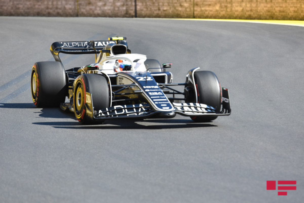 Formula 2: Sprint races start