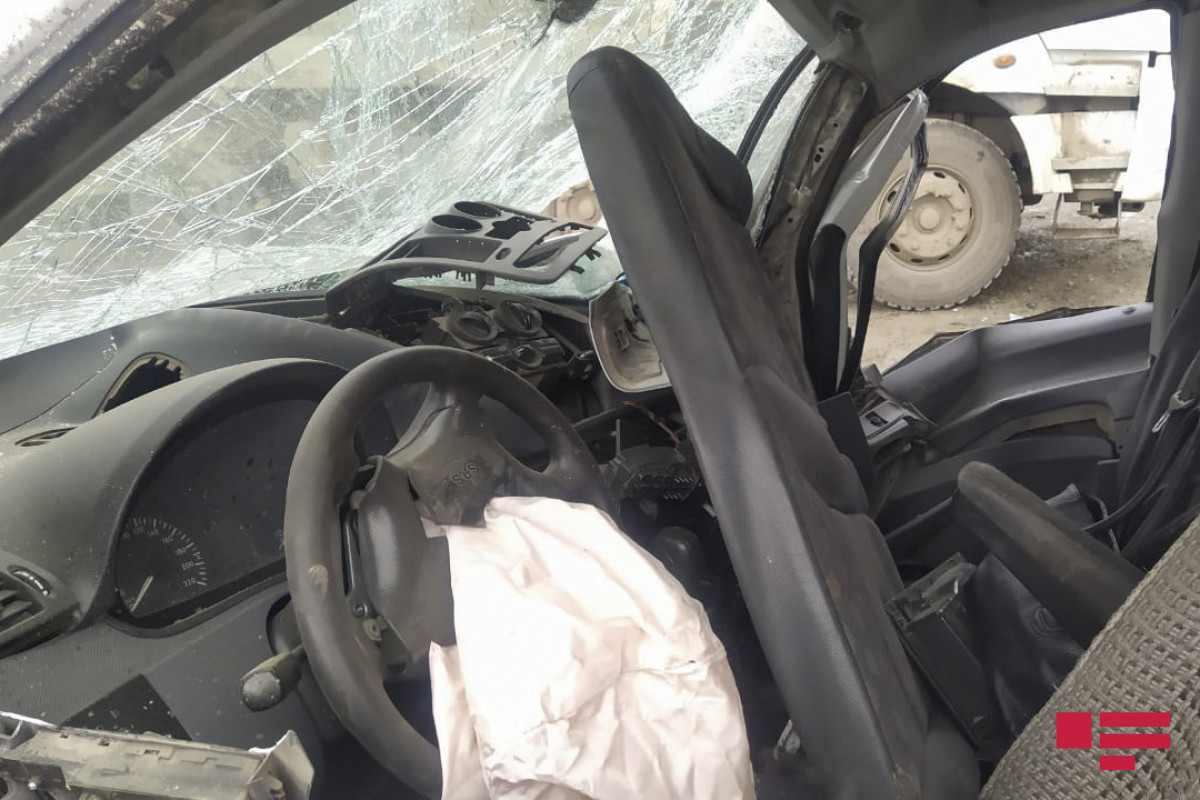 Traffic accidents in Azerbaijan killed 5 people over the weekend