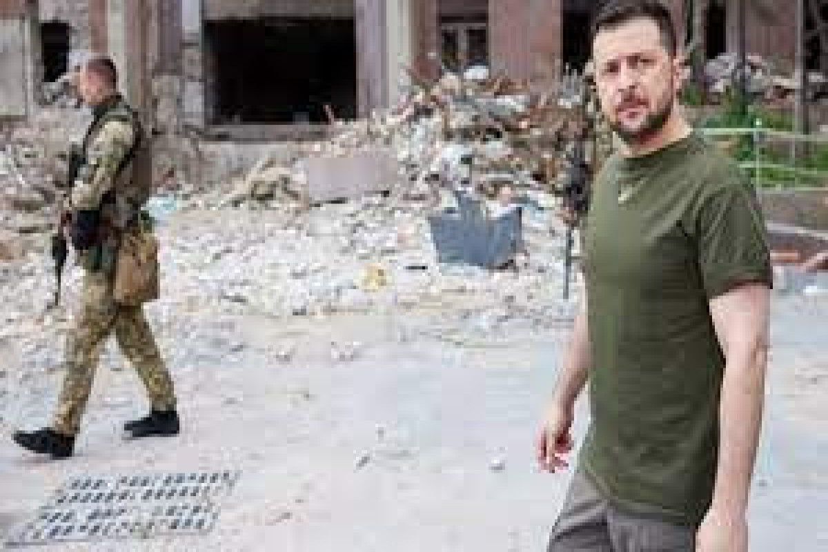 Zelensky visits front-line city in south Ukraine