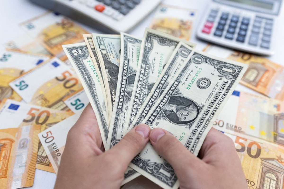 Euro edges higher with focus on ECB, dollar retreats