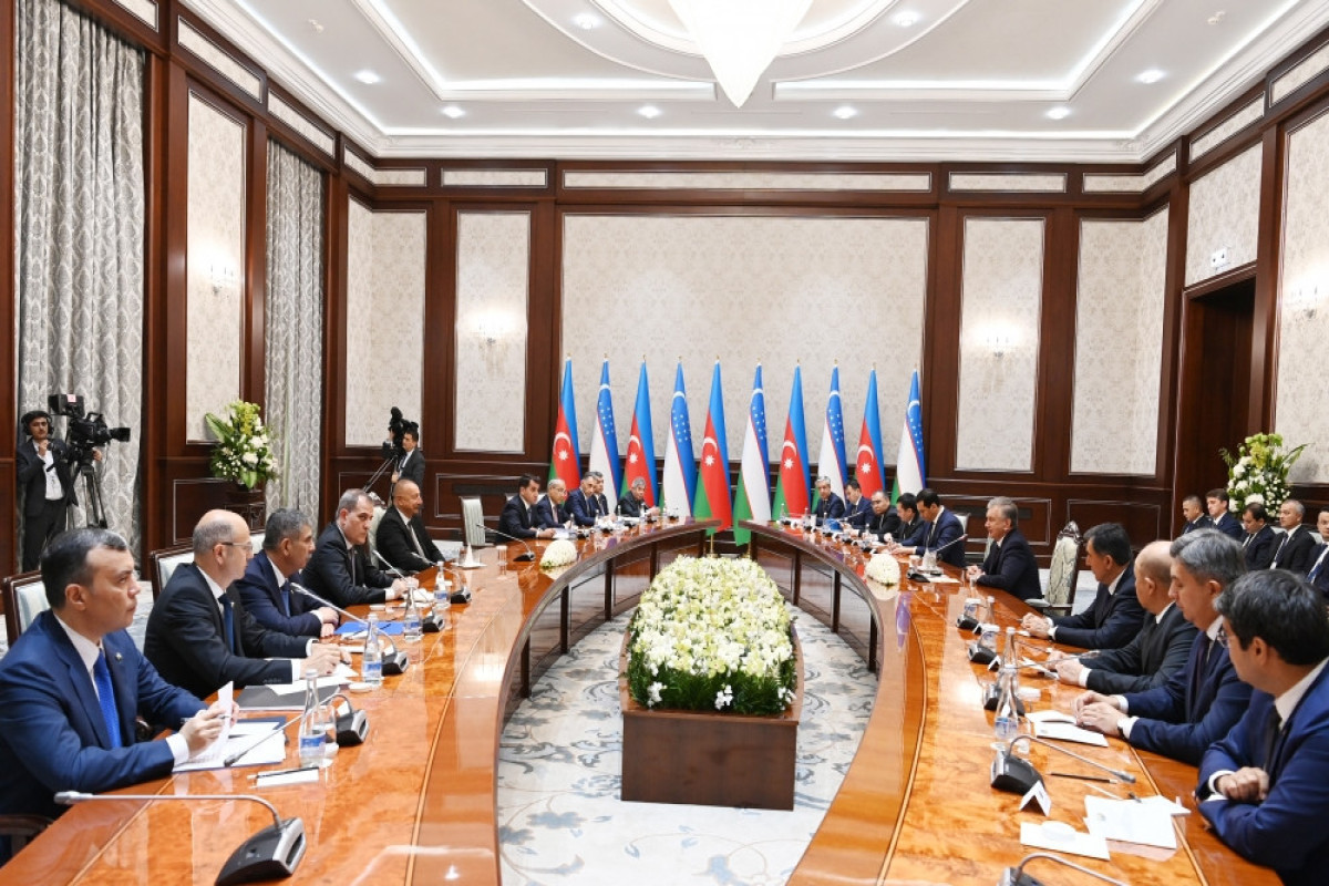 Presidents of Azerbaijan and Uzbekistan meet in an expanded format