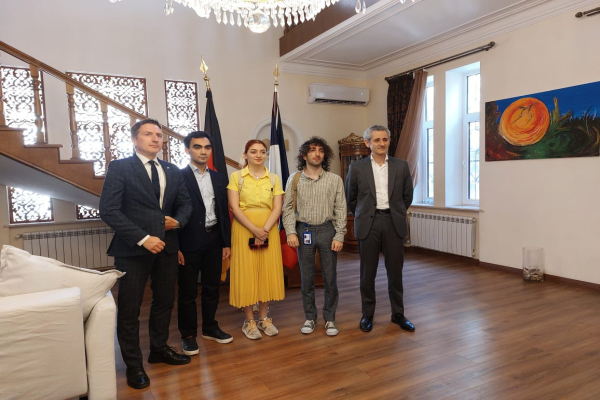 Azerbaijani youth says meeting with Armenian peers in France not been tense-PHOTO 