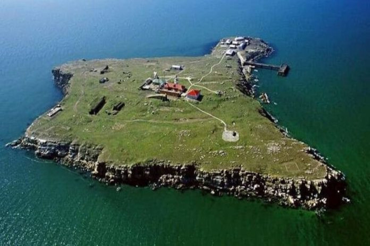 Ukraine claims to have destroyed Russian positions and weapons on Snake Island