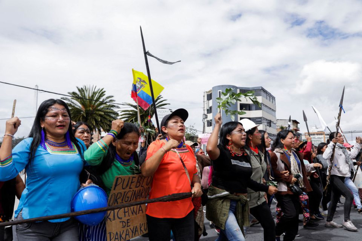 Ecuador government, indigenous leaders hold first talks amid protests