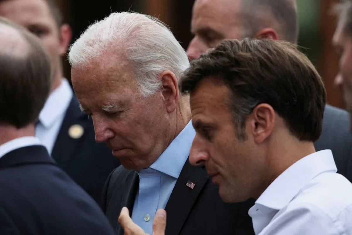 U.S. President Joe Biden and French President Emmanuel Macron attend the G7 leaders summit at the Bavarian resort of Schloss Elmau castle, near Garmisch-Partenkirchen, Germany, June 27, 2022