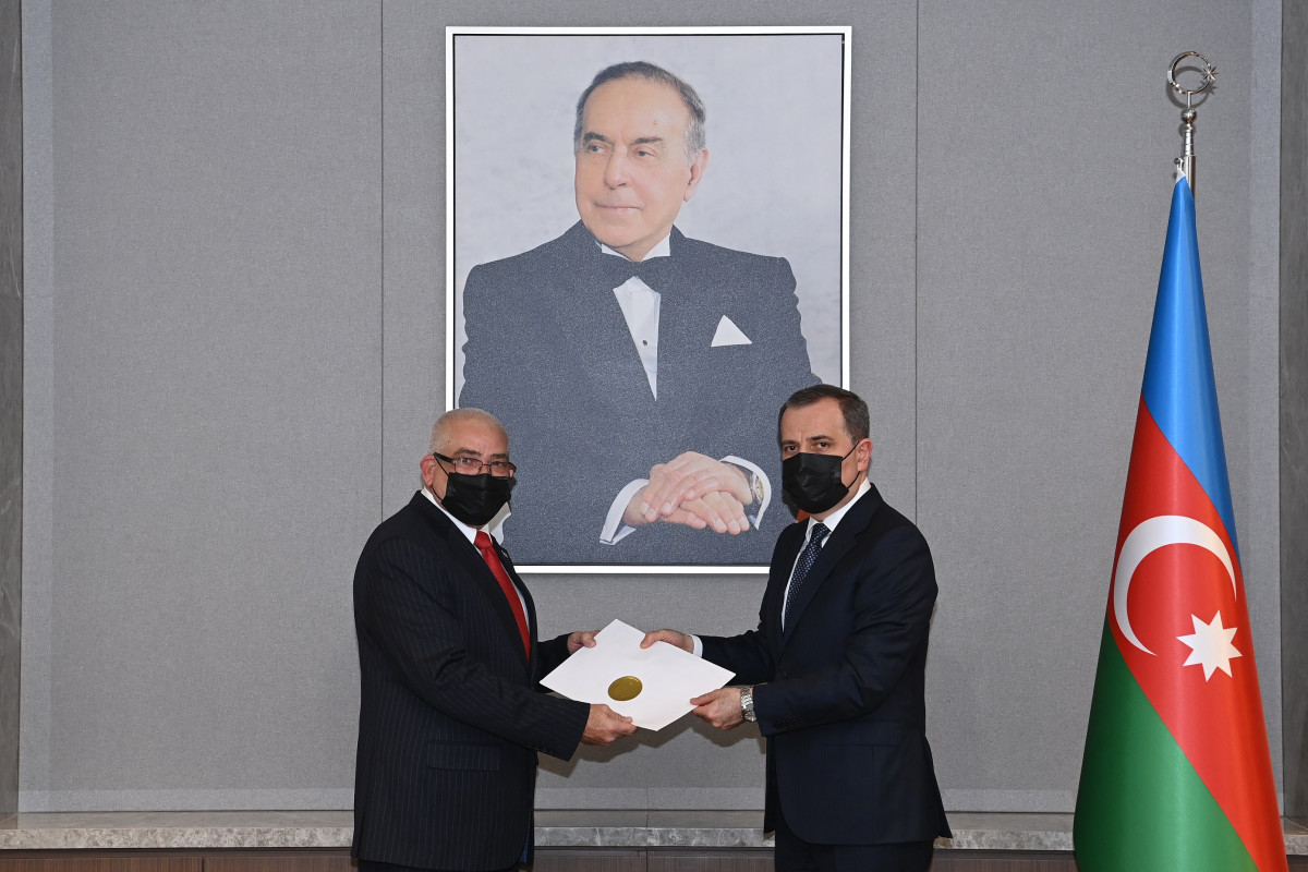 Azerbaijani FM met with the Cuban ambassador