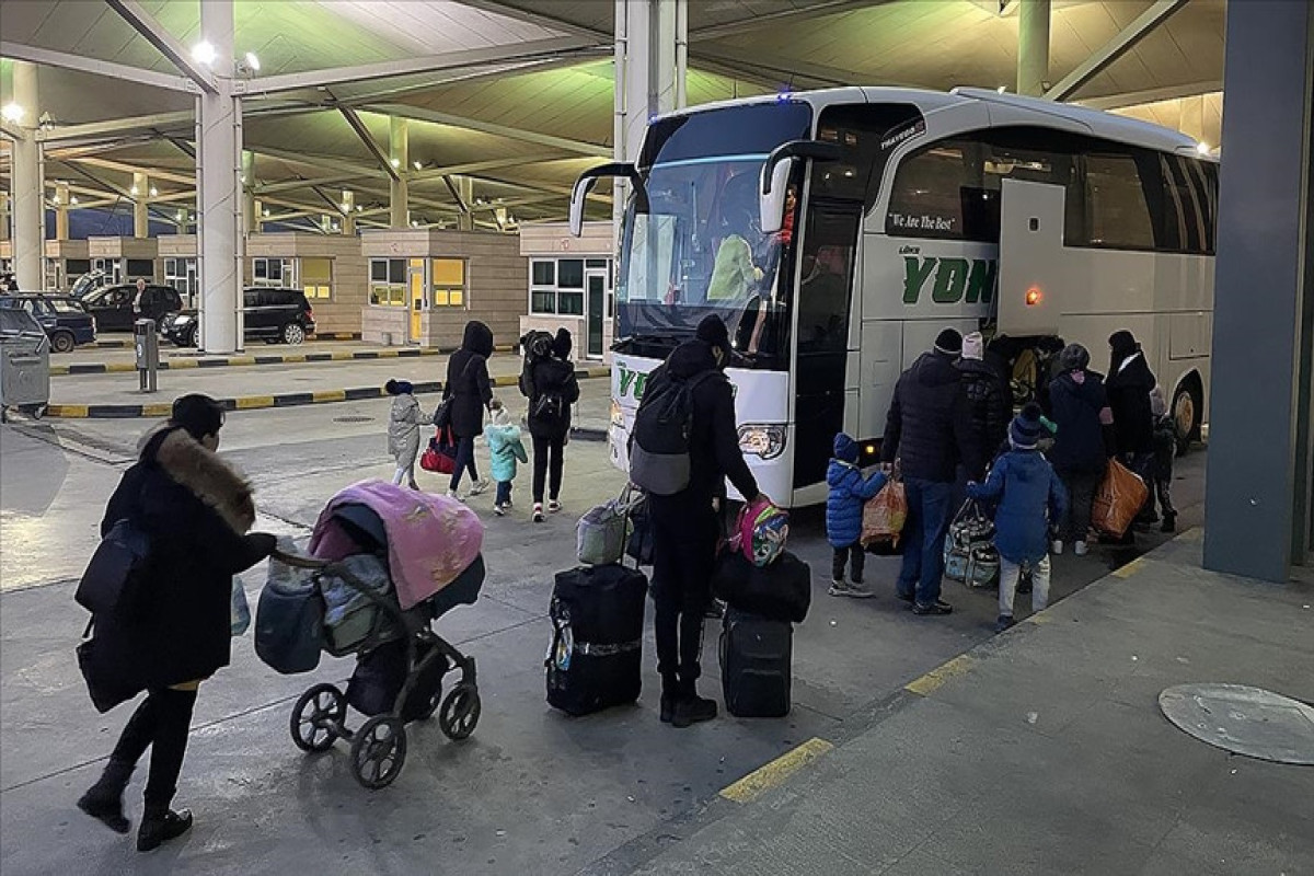 A group of Azerbaijani citizens who left Ukraine reaches Turkey